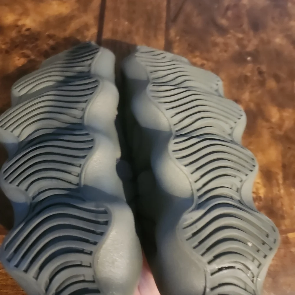 Adidas Yeezy 450 size 5.5